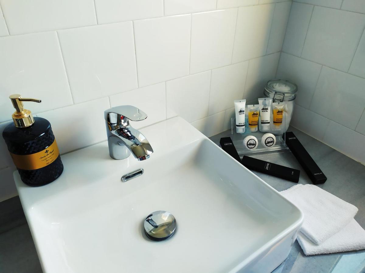 21 Suites Deluxe Stay Near The Airport Markopoulo Mesogaias Luaran gambar