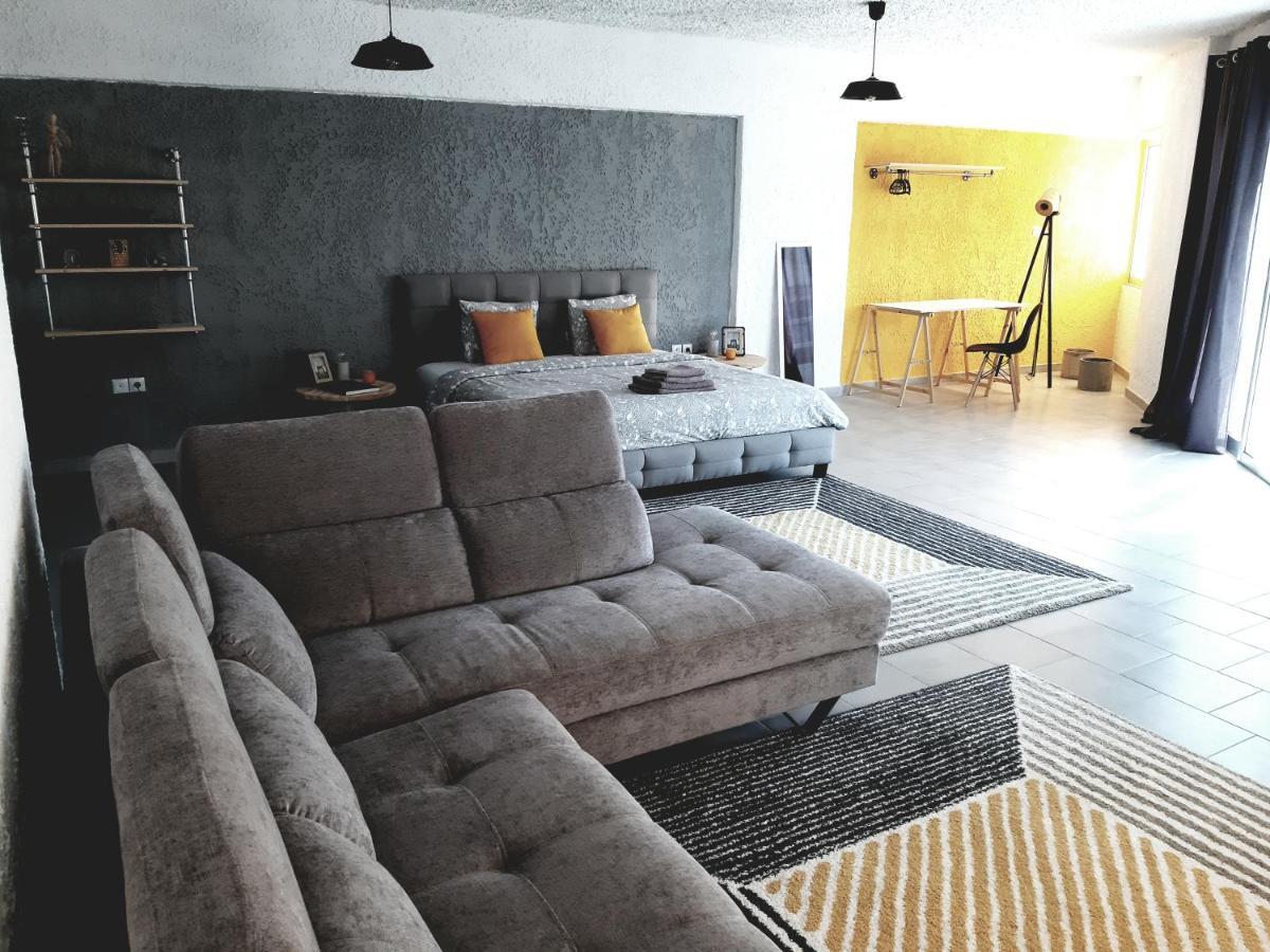 21 Suites Deluxe Stay Near The Airport Markopoulo Mesogaias Luaran gambar